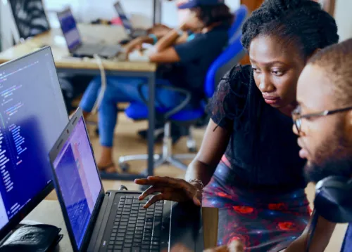 Desola lanre ologun kwz Wj Tn DP Lk unsplash 1